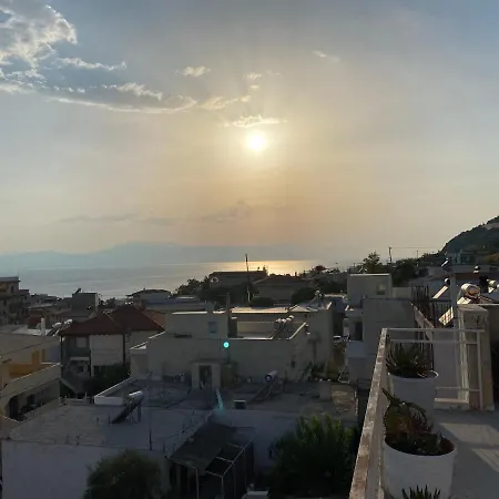 Апартаменты Roof Garden Лоутраки